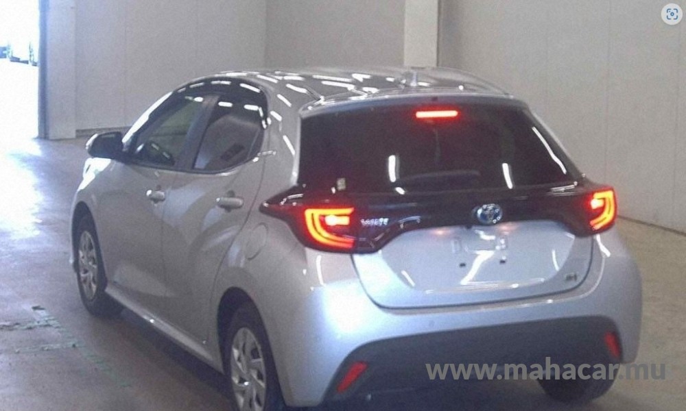 2021 Toyota Yaris photo 3