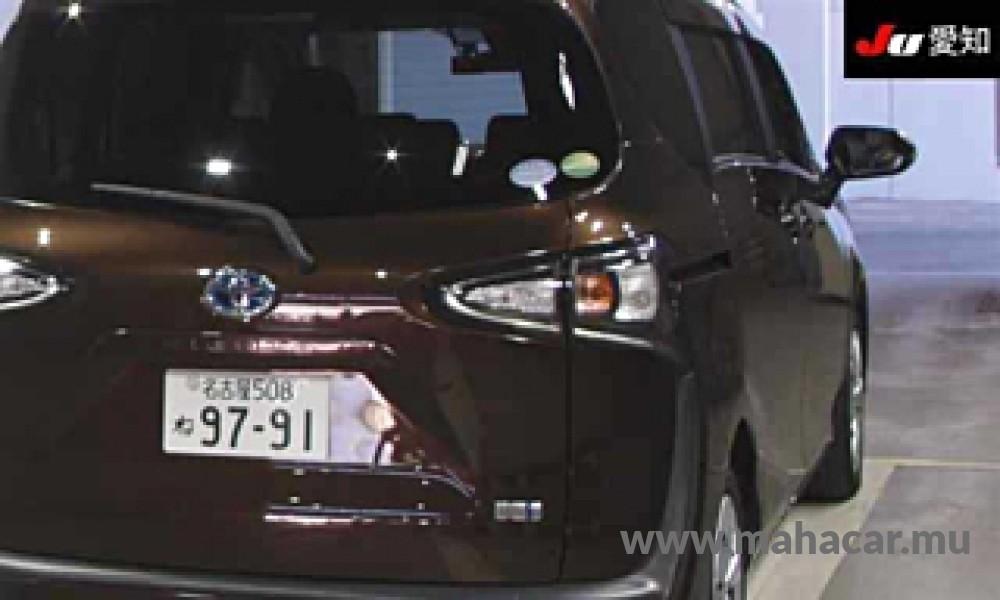 2021 Toyota Sienta Hybrid photo 7