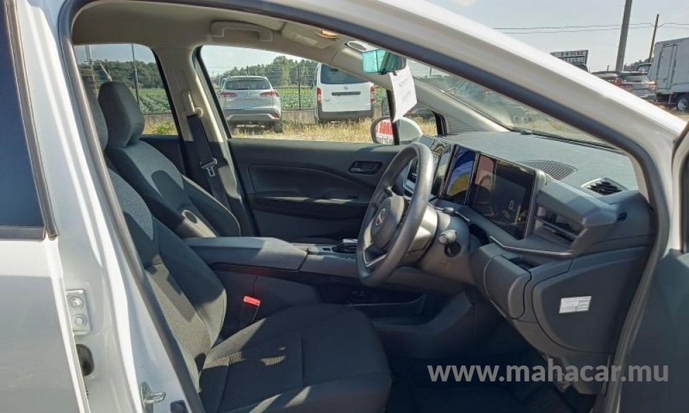 2023 Nissan NOTE E-POWER photo 7