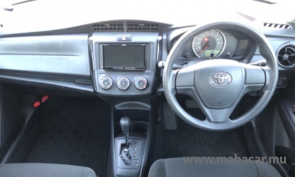 2019 Toyota Corolla Axio photo 4