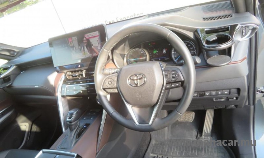 2021 Toyota Harrier photo 7