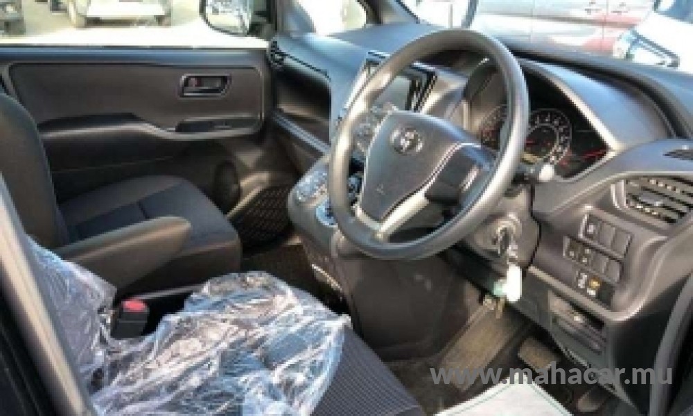 2021 Toyota Noah photo 5