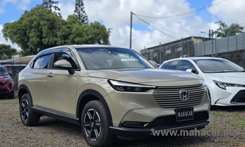 2023 Honda Vezel X Hybrid photo 2