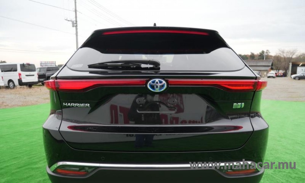 2023 Toyota Harrier photo 4