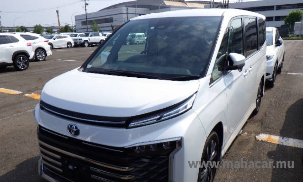 2023 Toyota VOXY, White