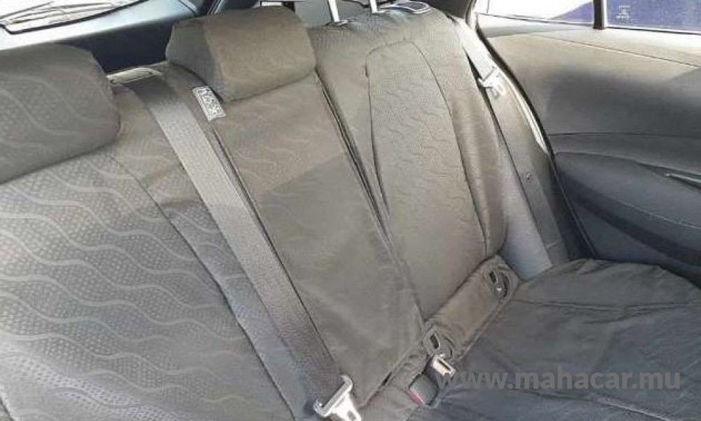 2020 Toyota Corolla Touring photo 9
