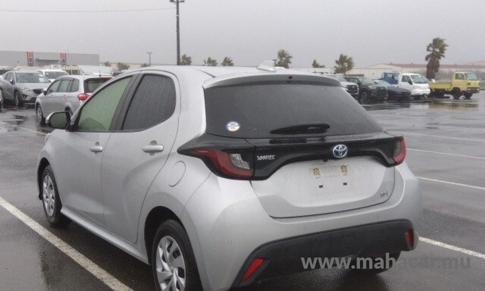 2021 Toyota Yaris Hybrid photo 3