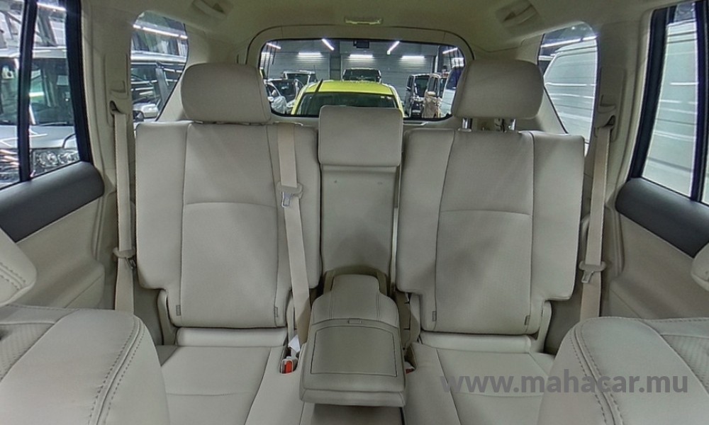 2023 Toyota Land Cruiser  Prado photo 7