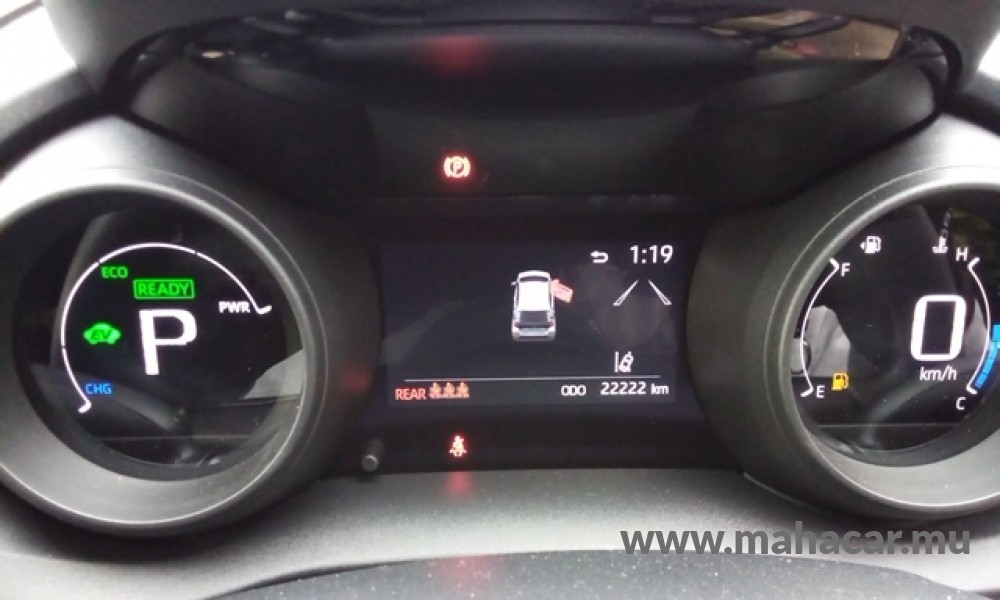 2022 Toyota Yaris Hybrid photo 10