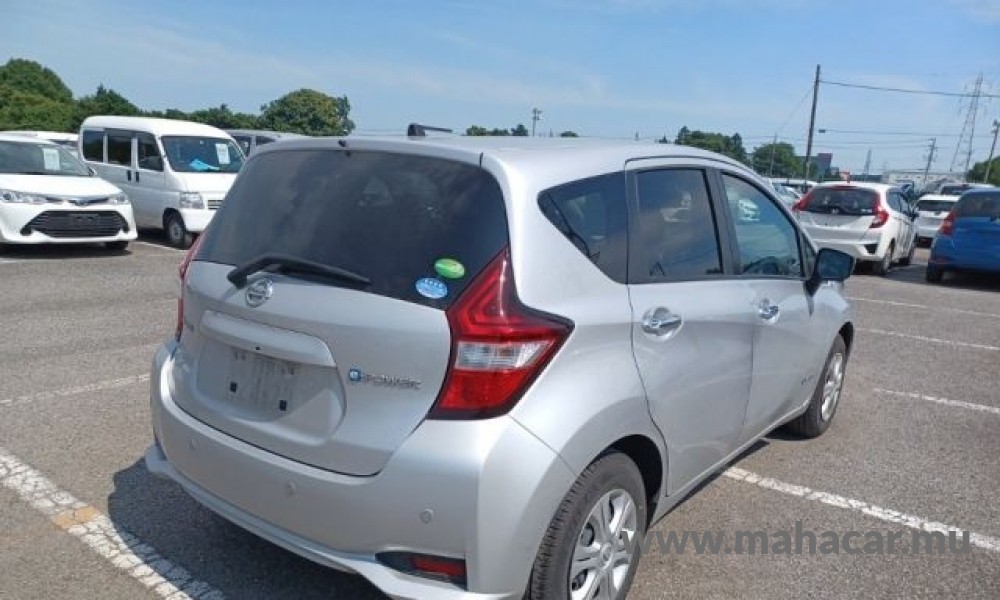 2019 Nissan NOTE E-POWER photo 2