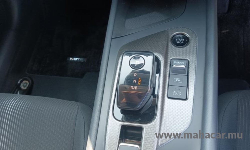2021 Nissan NOTE E-POWER photo 7
