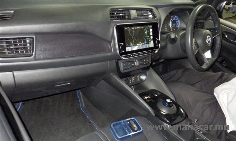 2023 Nissan Leaf photo 6