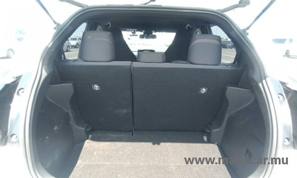 2022 Toyota Yaris Hybrid photo 11