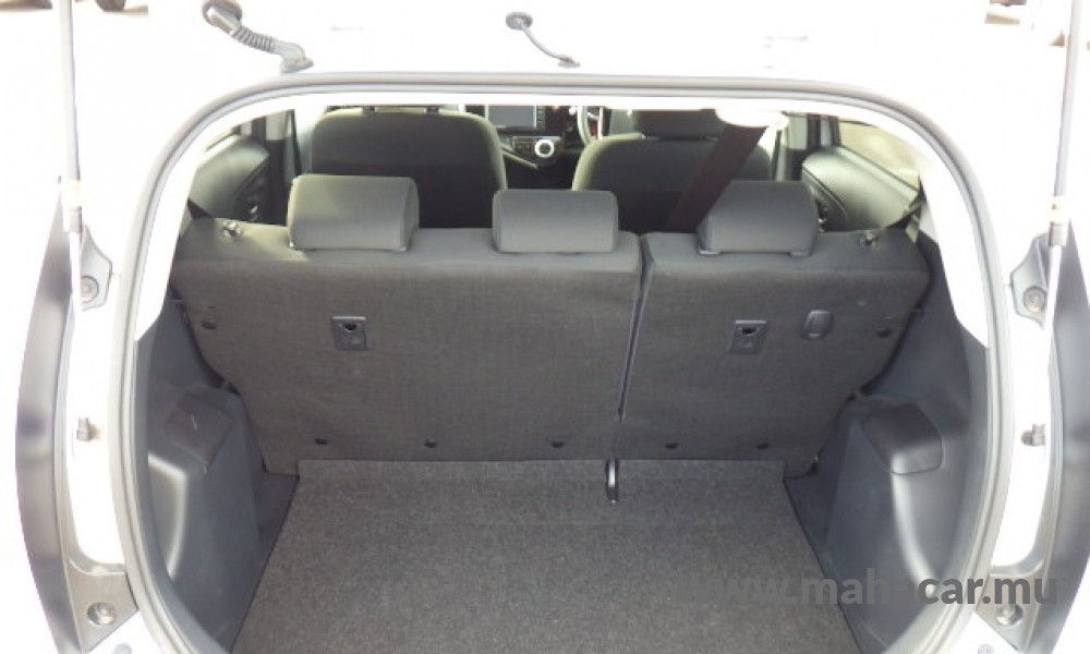2019 Toyota AQUA photo 6
