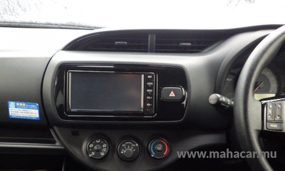 2019 Toyota Vitz photo 9