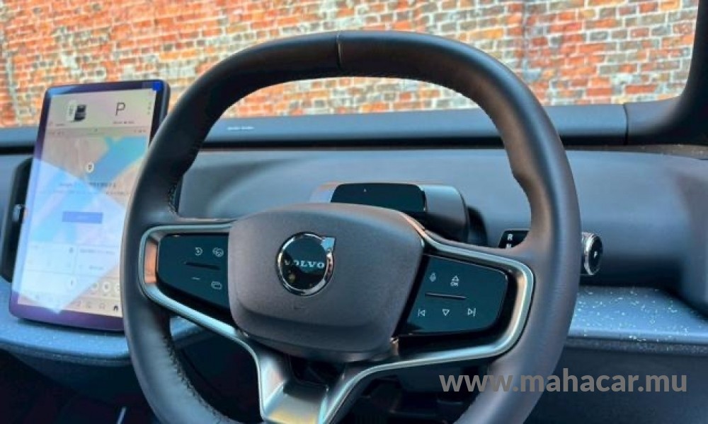 2024 VOLVO EX30 photo 10