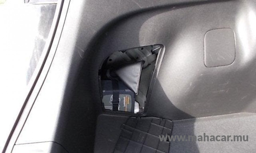 2019 Nissan Leaf X-V photo 2