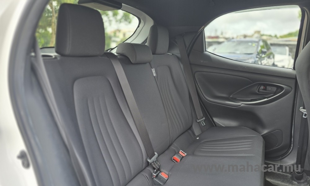 2022 Toyota Yaris Hybrid photo 6