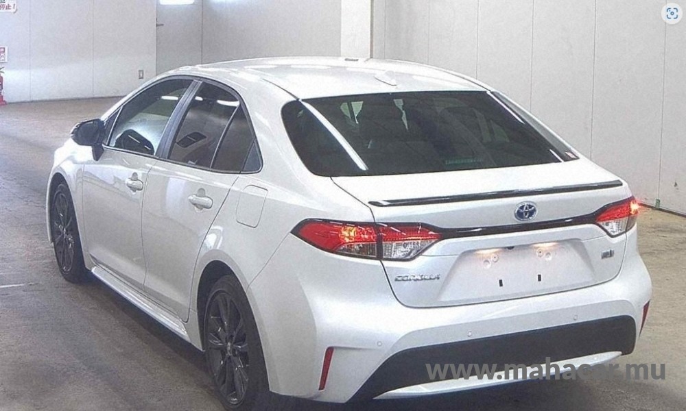 2021 Toyota Corolla photo 2
