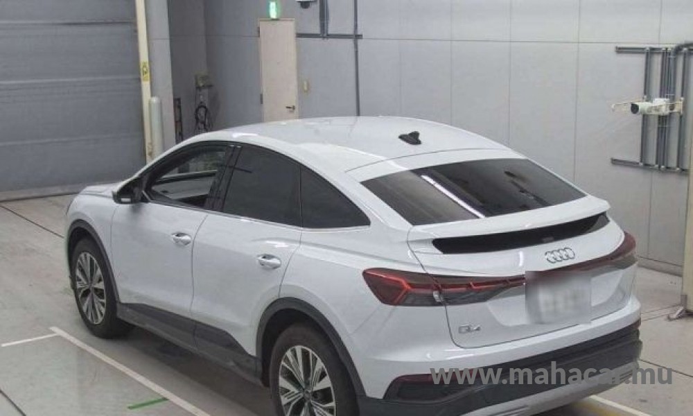 2024 AUDI Q4 photo 6