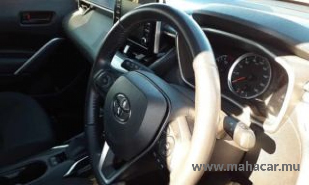 2022 Toyota COROLLA CROSS photo 3