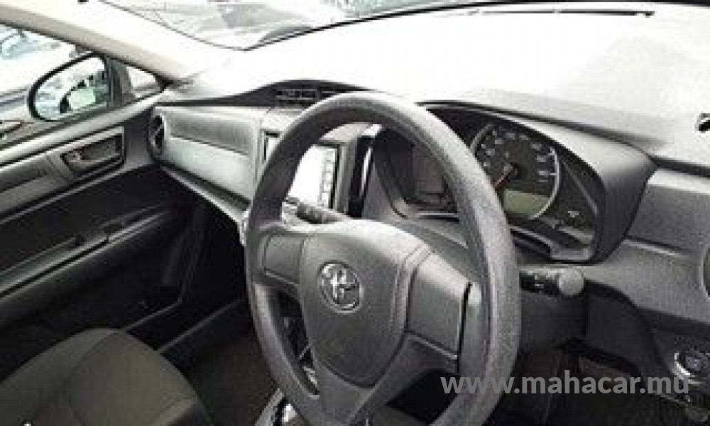 2023 Toyota Corolla Axio photo 9