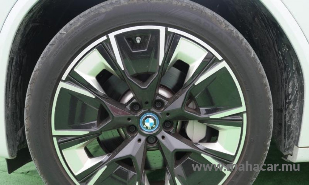 2022 BMW iX3 photo 13