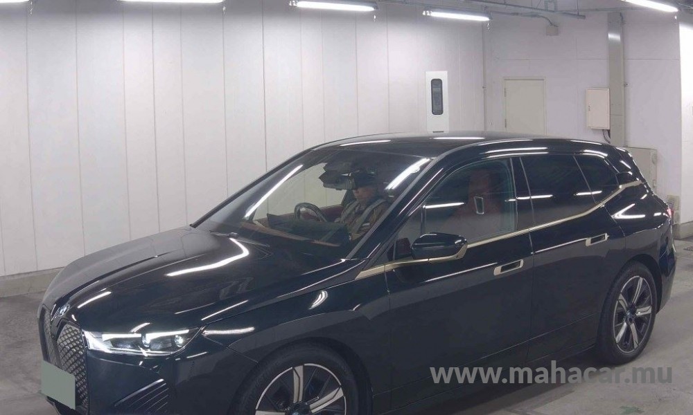 2022 BMW iX, Black