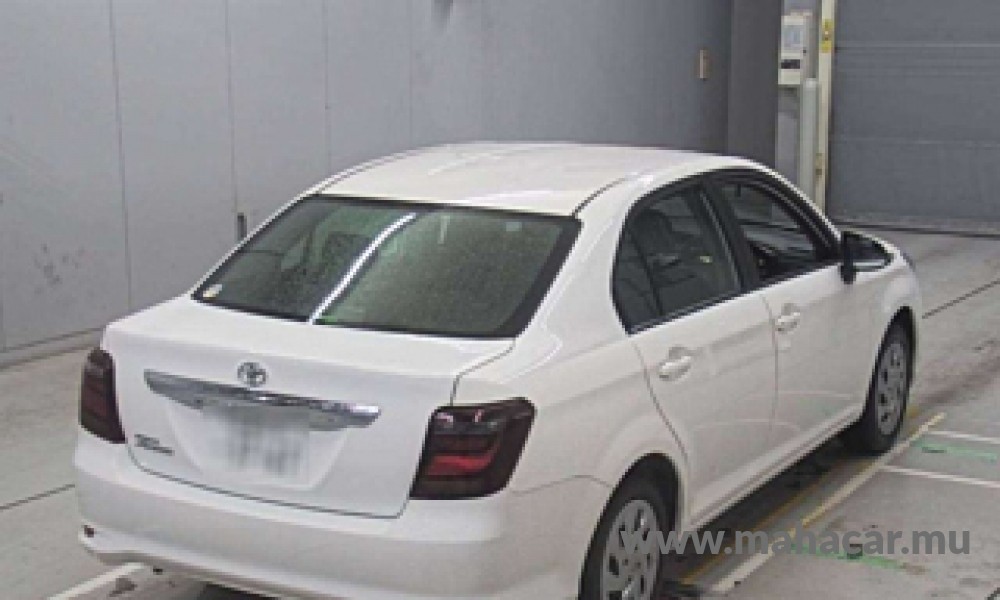 2023 Toyota Corolla Axio photo 2