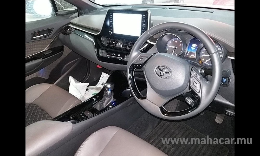 2020 Toyota CHR photo 3