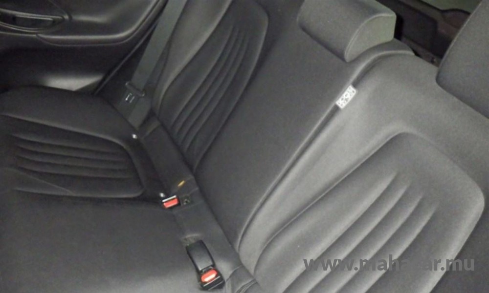 2021 Toyota Yaris Hybrid photo 4