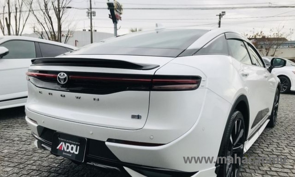 2023 Toyota Crown RS photo 8