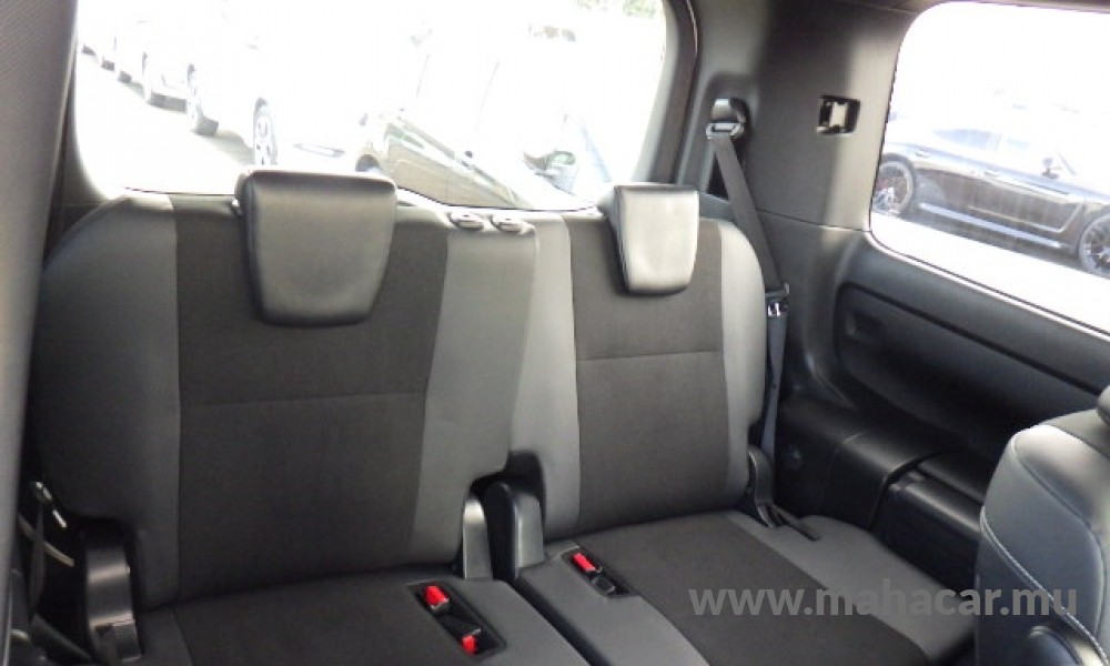 2019 Toyota Noah photo 12