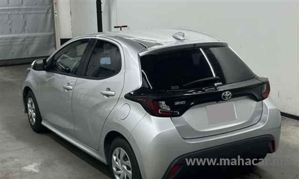 2021 Toyota Yaris photo 2