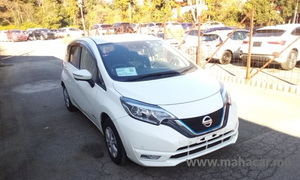 2020 Nissan NOTE E-POWER photo 6