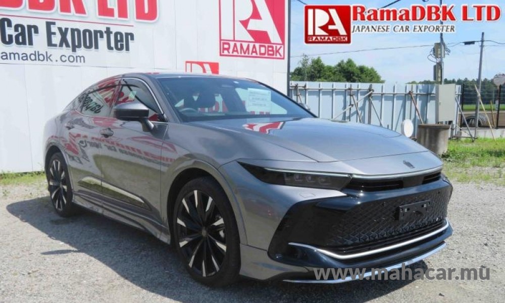2023 Toyota Crown photo 2