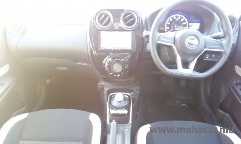 2020 Nissan NOTE E-POWER photo 5