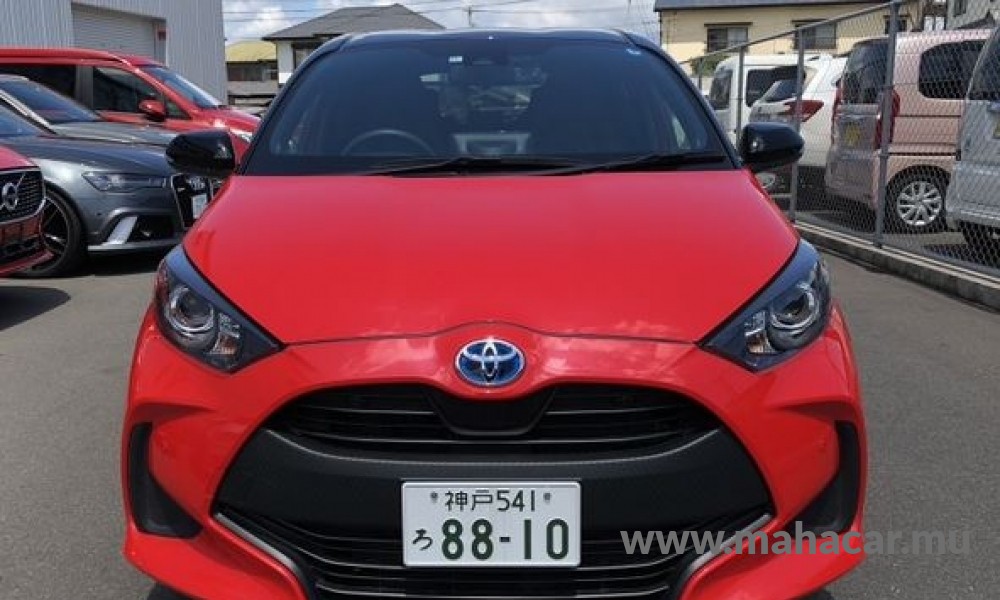2020 Toyota Yaris photo 2
