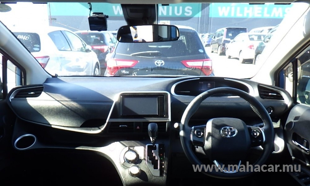 2022 Toyota Sienta photo 8