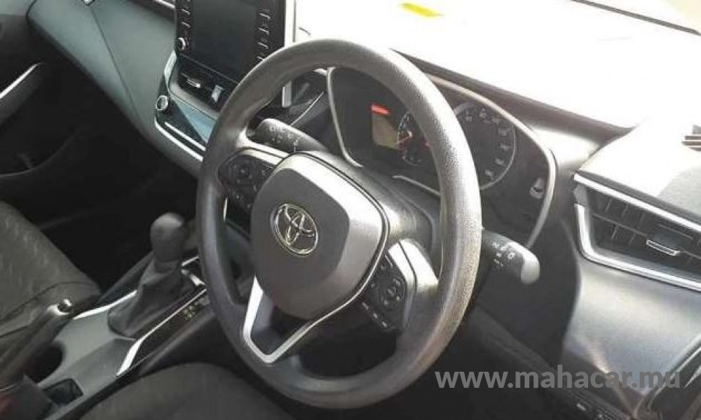 2020 Toyota Corolla Touring photo 8