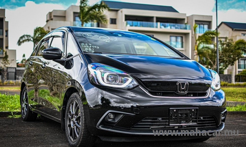 2020 Honda FIT HYBRID photo 2
