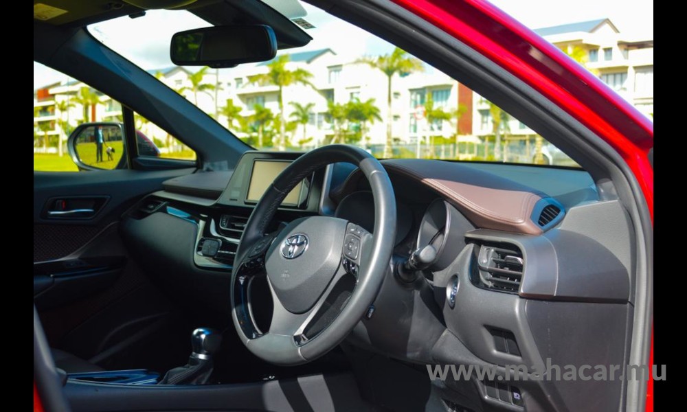 2019 Toyota CHR photo 6