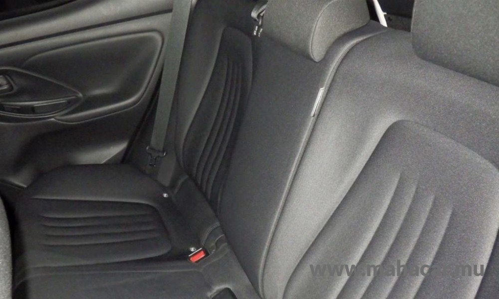 2022 Toyota Yaris photo 4