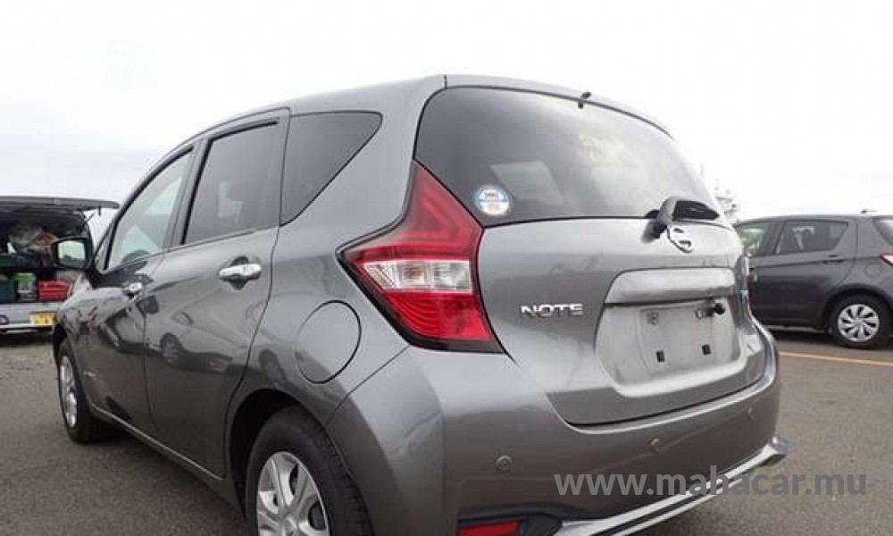 2019 Nissan NOTE E-POWER photo 2