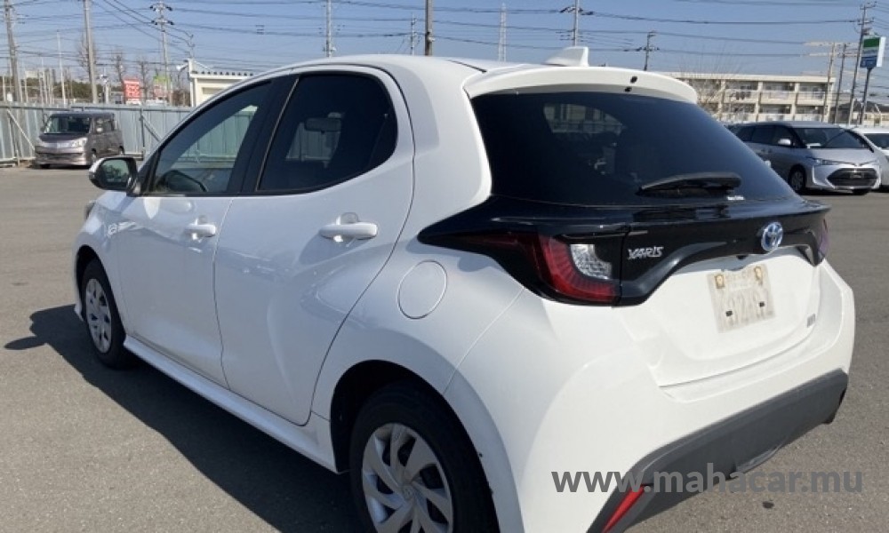 2021 Toyota Yaris photo 3