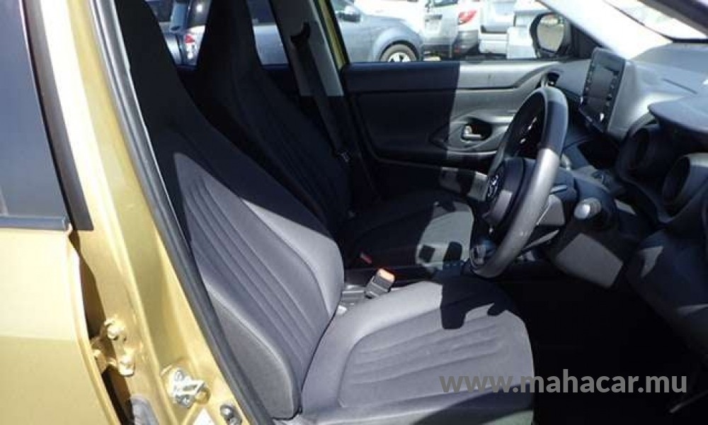 2022 Toyota Yaris Cross Hybrid photo 8