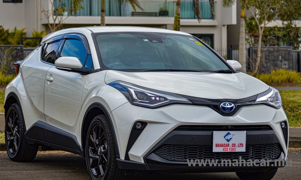 2020 Toyota CHR HYBRID photo 2