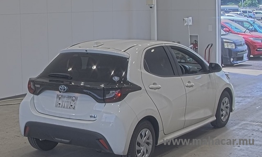 2021 Toyota Yaris photo 3