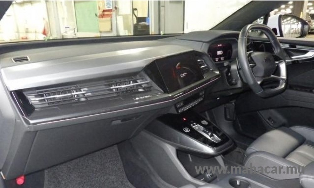 2023 AUDI Q4 photo 4
