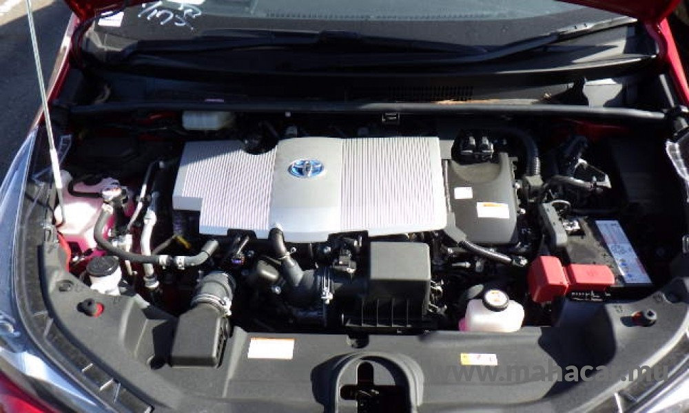 2020 Toyota PRIUS photo 13